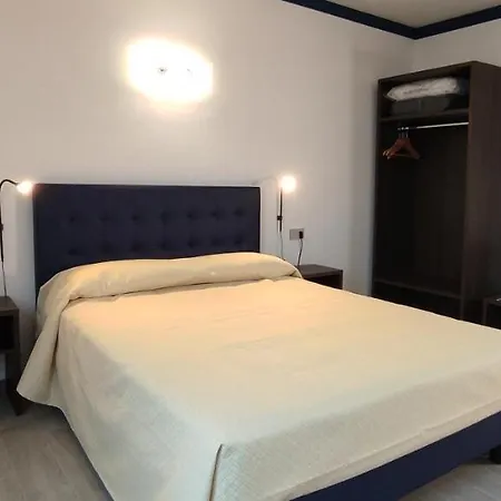 Direzionale ゲストハウス 3*