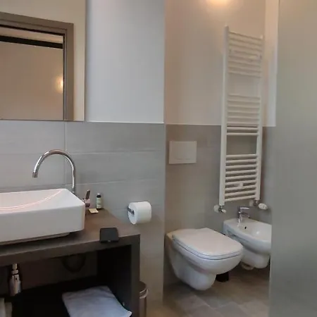 Direzionale Πανσιόν 3*